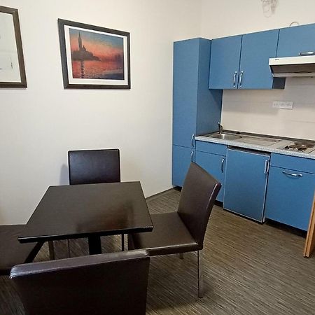 Apartments Gato Karlovy Vary Dalovice Экстерьер фото