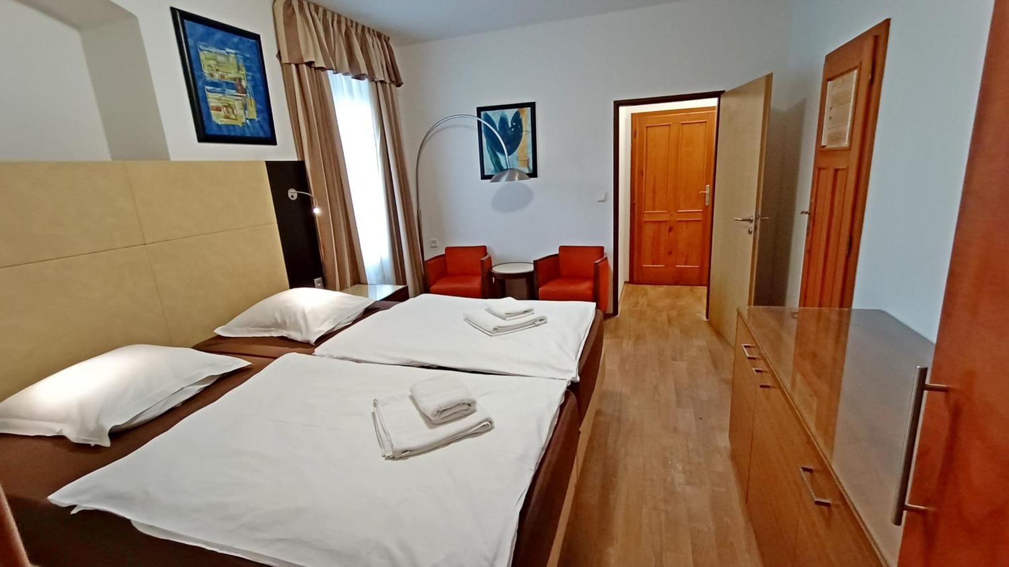 Apartments Gato Karlovy Vary Dalovice Экстерьер фото