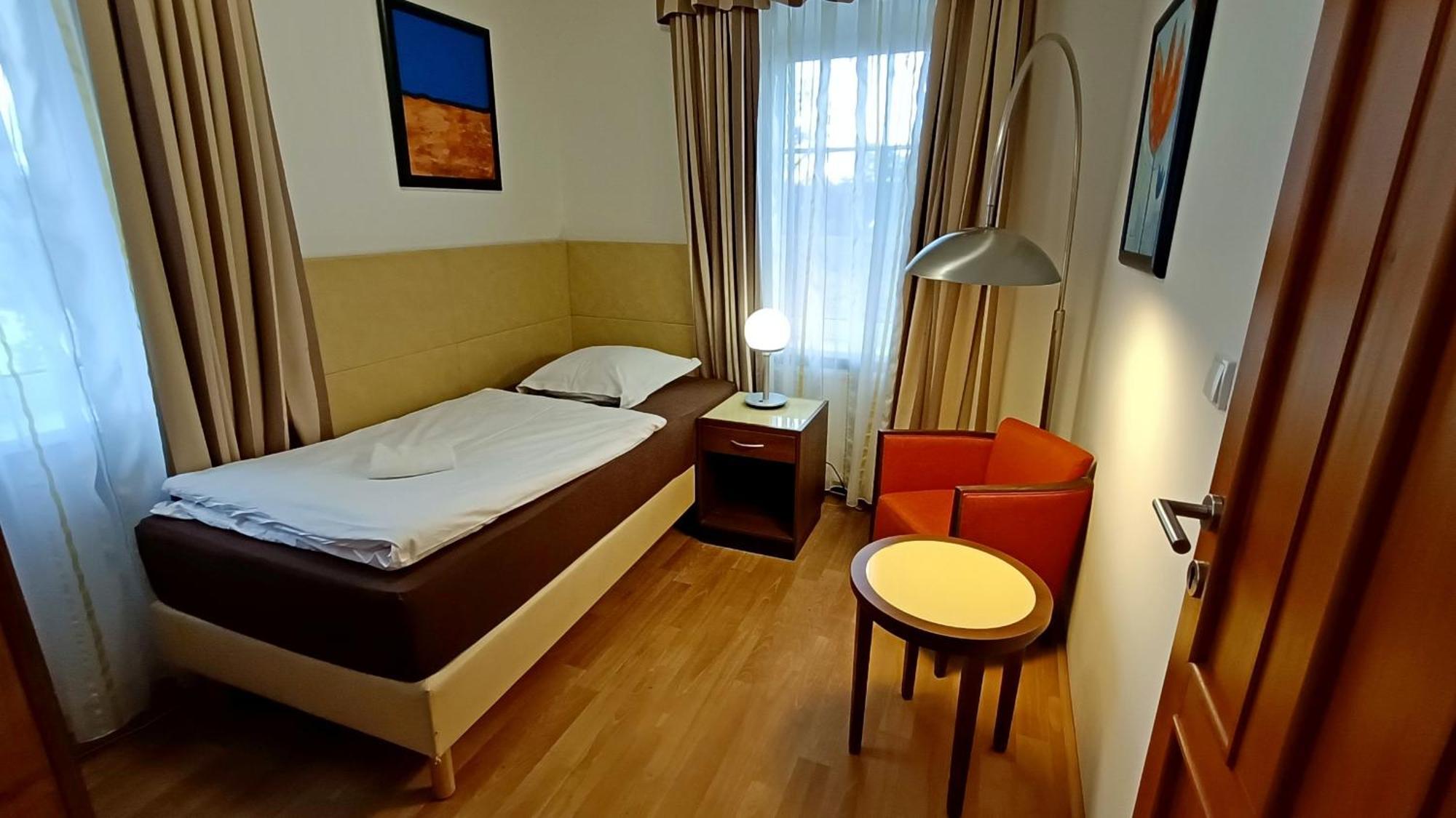 Apartments Gato Karlovy Vary Dalovice Экстерьер фото