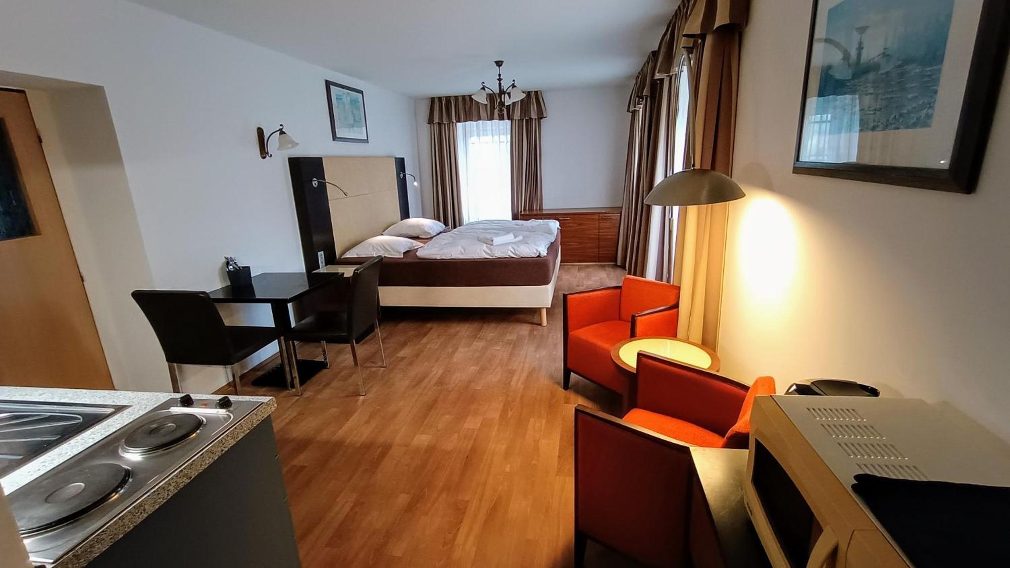 Apartments Gato Karlovy Vary Dalovice Экстерьер фото