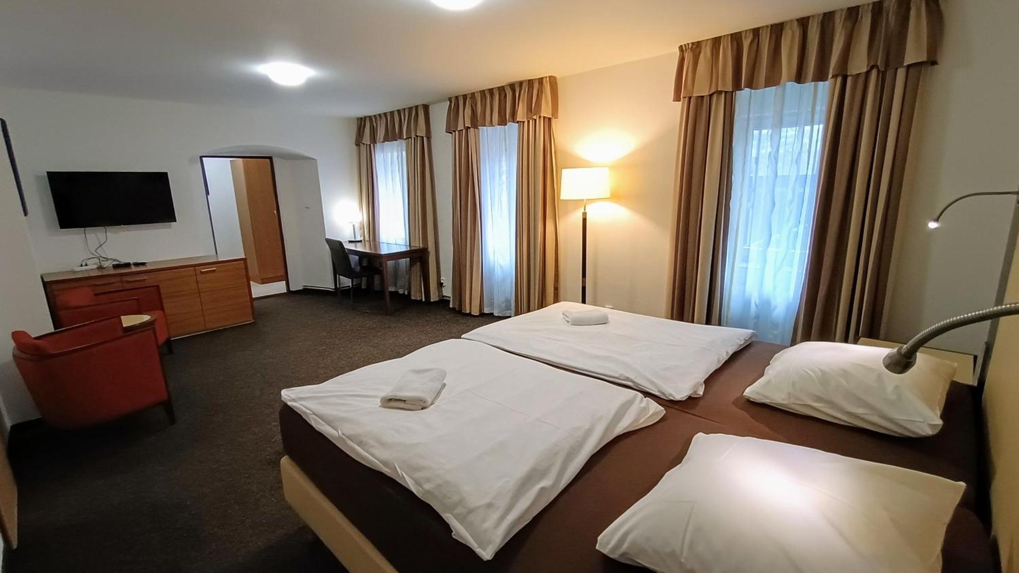 Apartments Gato Karlovy Vary Dalovice Экстерьер фото